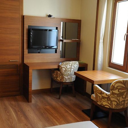 Izmit Saray Hotel Kocaeli Exterior photo